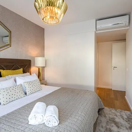 The Concierge - Prime Lounge Design Apartment