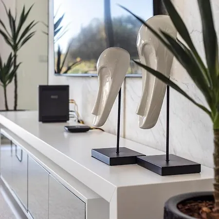 The Concierge - Prime Lounge Design Apartment